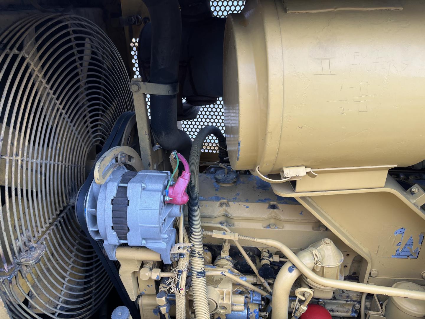 ./imagenes/INVOICE/2019/17240/TAPADOR FRONTAL CATERPILLAR D6M LGP (24).JPG